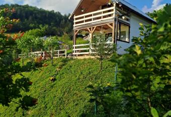 Natural House has Balcony rooms