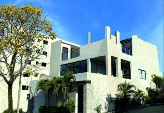 Paradise to enjoy with friends and family 2 min. from Punta Blanca beach. has rooms with a private hot tub