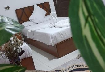 ALShawarbi Plaza Hotel has Smoking rooms