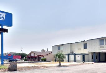 Americas Best Value Inn San Antonio Airport South has Smoking rooms