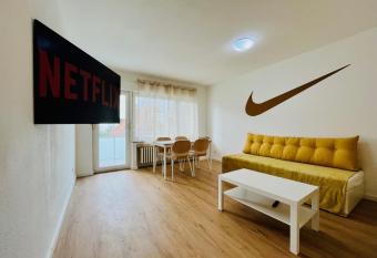 Emilbnb in der Reiherstra  e has Balcony rooms