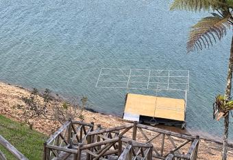 Casa de verano en Guatap   has rooms with a private hot tub