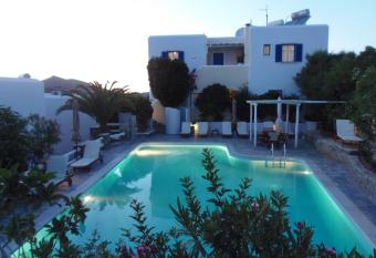 Hotel Manos has Balcony rooms