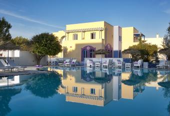 Acqua Vatos Santorini Hotel has Balcony rooms