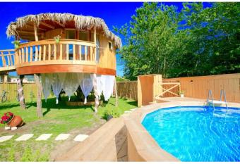 Elmar Tree House has Balcony rooms