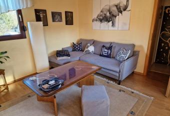 Hell und gem  tlich, ca. 60qm. allows 18 year olds to book a room