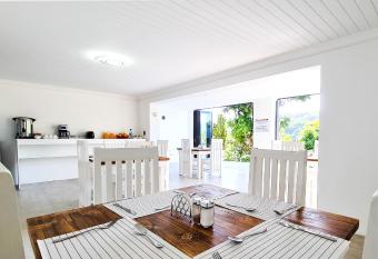 Vincent Valley Lodge allows 18 year olds to book a room