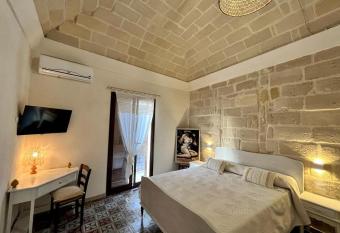 NINNI SUITE allows 18 year olds to book a room