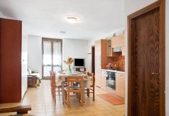 Caspoggio 1 has Balcony rooms