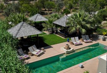 The Giri Residence allows 18 year olds to book a room