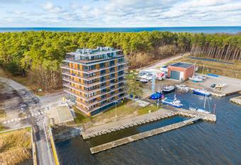 Apartamenty Lighthouse Mrze  yno has Balcony rooms