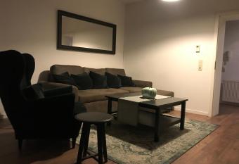 Apartment Chemnitz-Sonnenberg allows 18 year olds to book a room