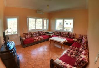 3 Bedroom house for vocation has Balcony rooms