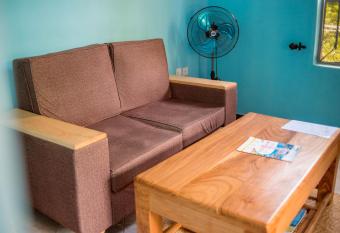 Meleji House Homestay has Balcony rooms