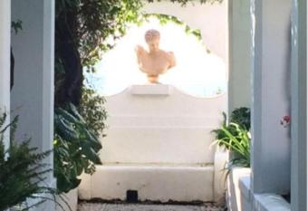 Casa Colette has Smoking rooms