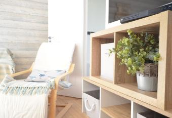 65 Strawberry Hill, Tolroy Manor allows 18 year olds to book a room