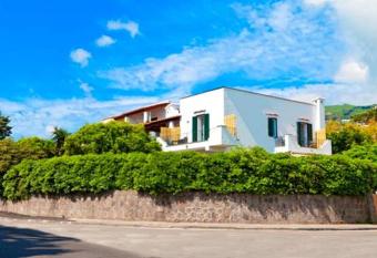 Don Giorgio Rooms has Balcony rooms