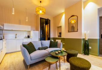 Le z  nith splendide et central allows 18 year olds to book a room