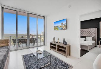 Penthouse Beachwalk Resort has Balcony rooms