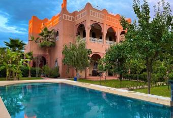 Riad de charme oriental has Balcony rooms