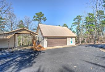 Mel's Place has Balcony rooms