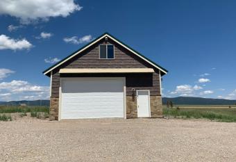 Amazing Views, Loft, Kitchen allows 18 year olds to book a room
