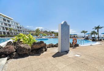 La Quinta has Balcony rooms