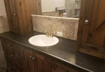 Hot Tub, Grill, Yellowstone allows 18 year olds to book a room