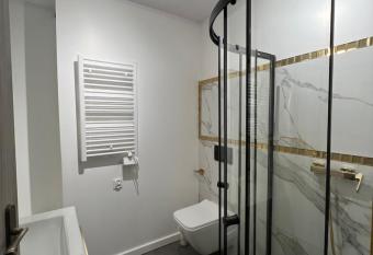 Mikro Apartament Matejki 4 allows 18 year olds to book a room