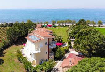 Irida Beach Resort Suites allows 18 year olds to book a room