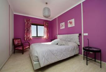 Apartment Palmira, 2 Bedrooms, Alvor. Fabulous views! allows 18 year olds to book a room