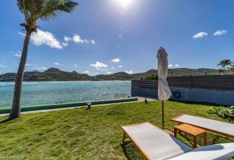 Villa DAHOUET allows 18 year olds to book a room