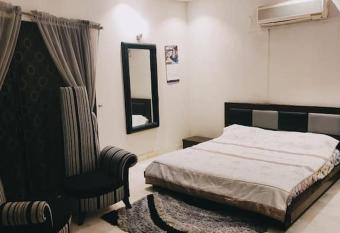 Asaish Inn Guest House Lahore allows 18 year olds to book a room