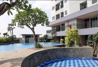 Nice and Cozy Studio at Parkland Avenue Apartment BSD Serpong has Balcony rooms