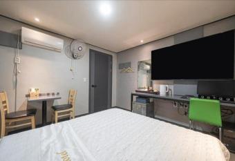 Alps Motel allows 18 year olds to book a room