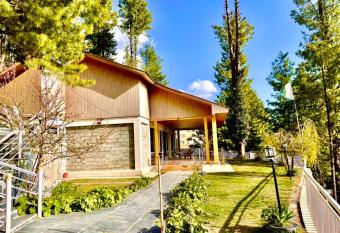 Retreat House has Balcony rooms
