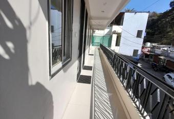 Vamoose Mooljis Palace has Smoking rooms