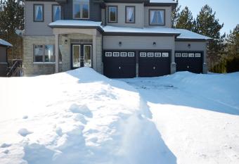 Horseshoe Resort Chalet allows 18 year olds to book a room