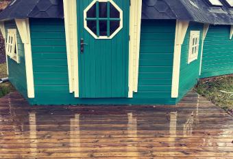 Lochness Glam Lodges has Balcony rooms