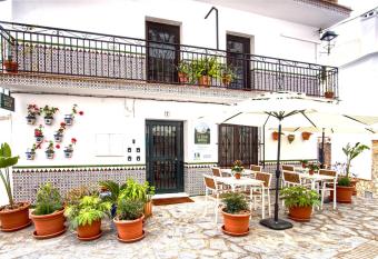 La Vieja Botica has Balcony rooms