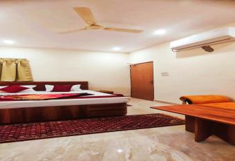 Hotel Rudra Paradise allows 18 year olds to book a room
