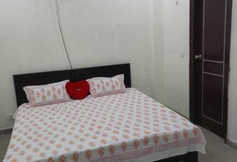 Shivam Guest House has Smoking/Balcony rooms