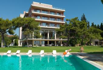 Kalamaki Beach Resort allows 18 year olds to book a room