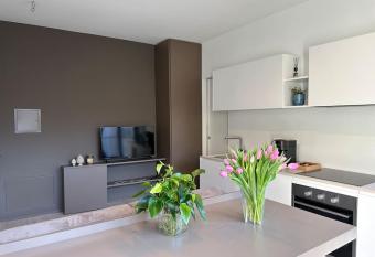 Riva 21 allows 18 year olds to book a room