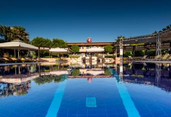 Avalon Airport Hotel Thessaloniki allows 18 year olds to book a room