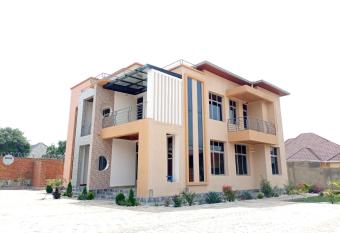 Alila Inn allows 18 year olds to book a room