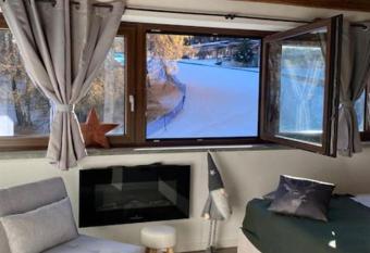 La finestra sulla montagna - The window on the Mountain allows 18 year olds to book a room