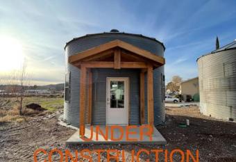 Silo Suite 1 Pet Friendly- Near Zion National Park allows 18 year olds to book a room