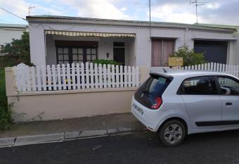 MAISON F4 CENTRE GUADELOUPE allows 18 year olds to book a room