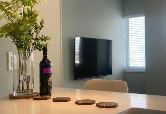 Charming and Cozy loft in the Heart of the City has Balcony rooms